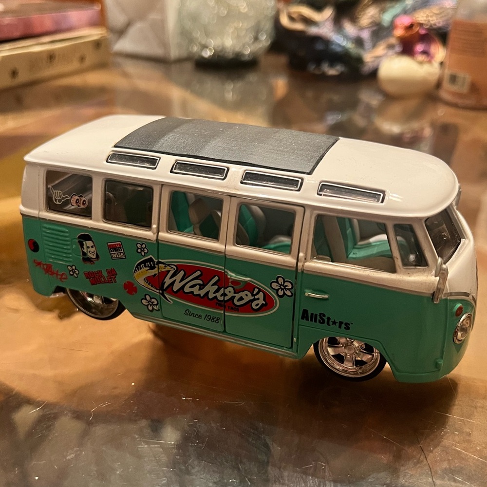 ⭐️ Maisto Volkswagen diecast van